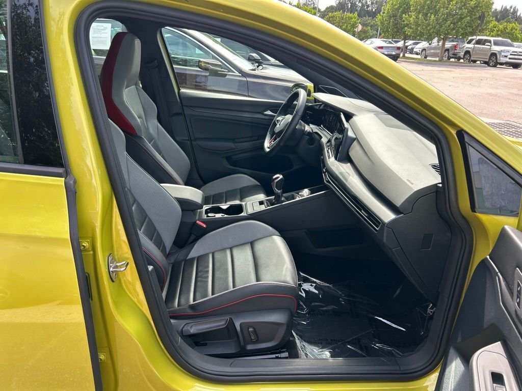 Used 2022  Volkswagen Autobahn image 42