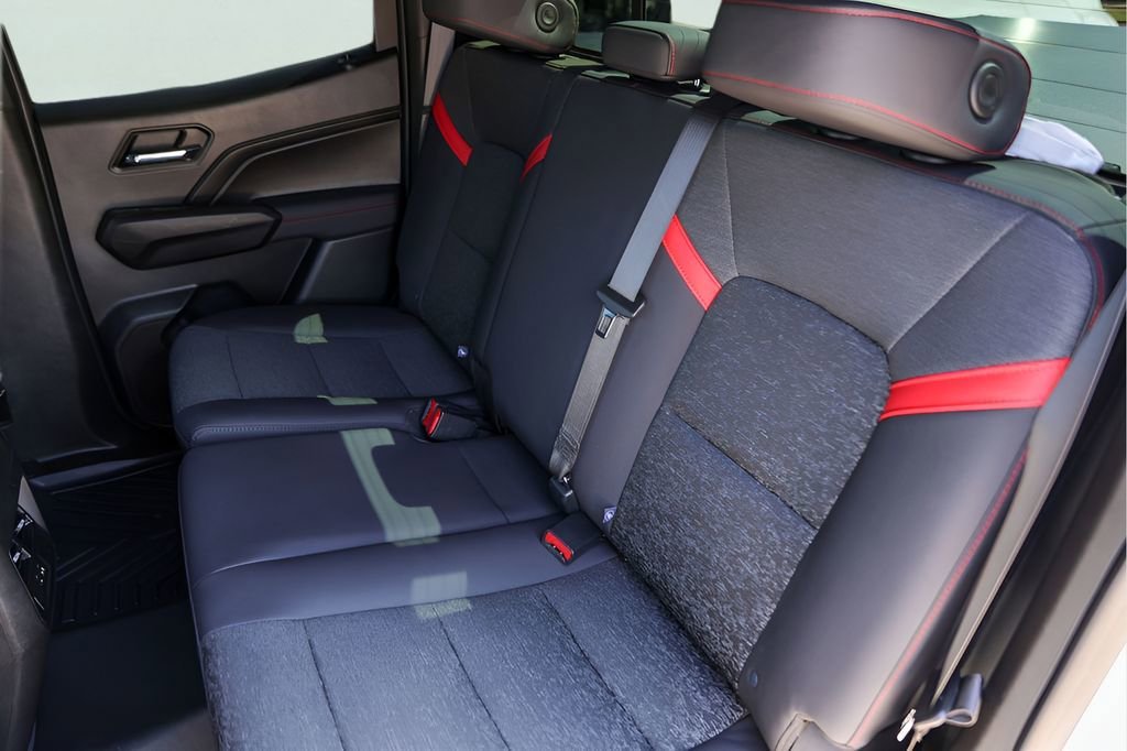 Used 2024 Summit White Chevrolet Z71 image 26