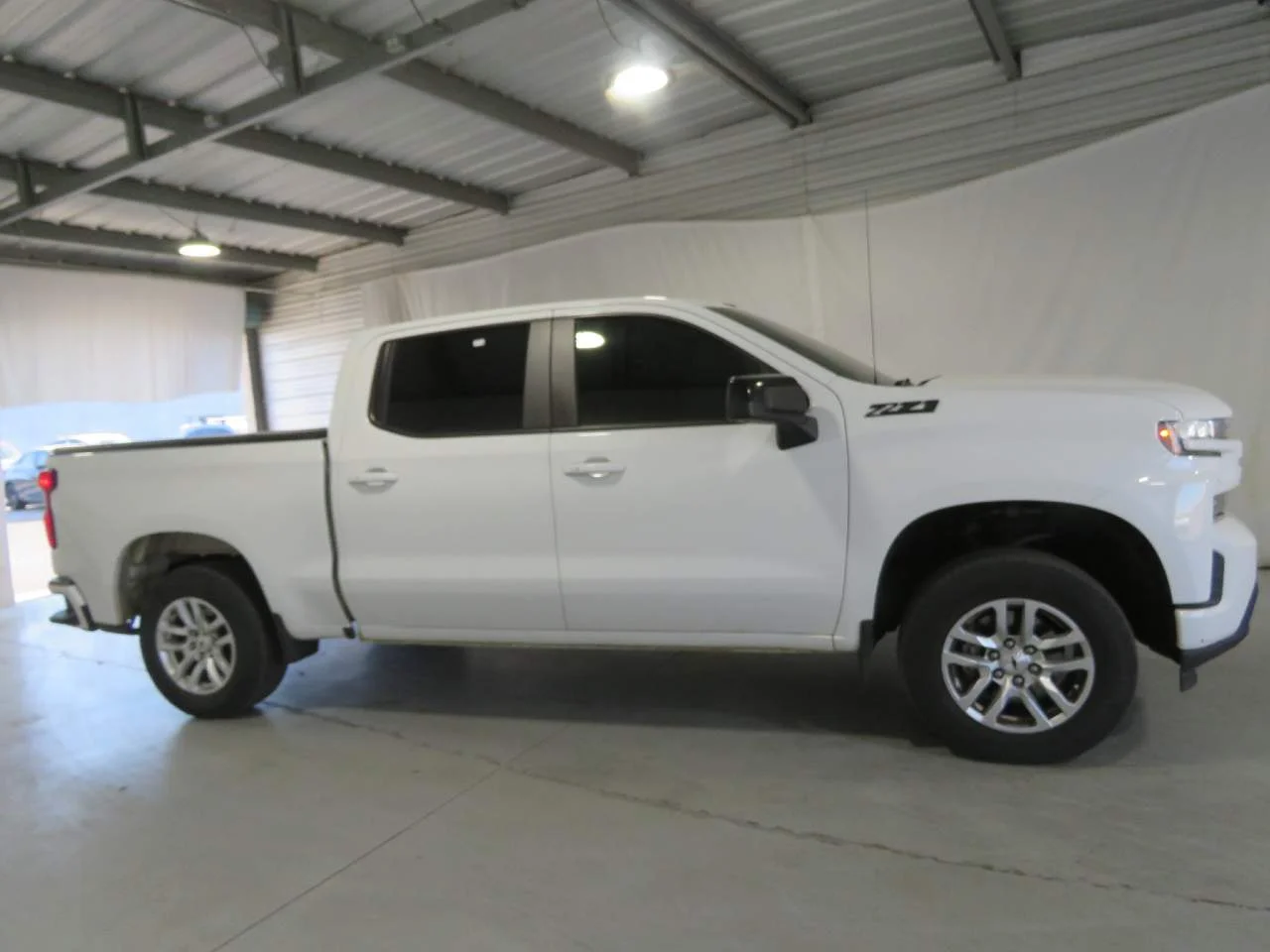 Used 2019 Summit White Chevrolet RST Crew Cab image 7