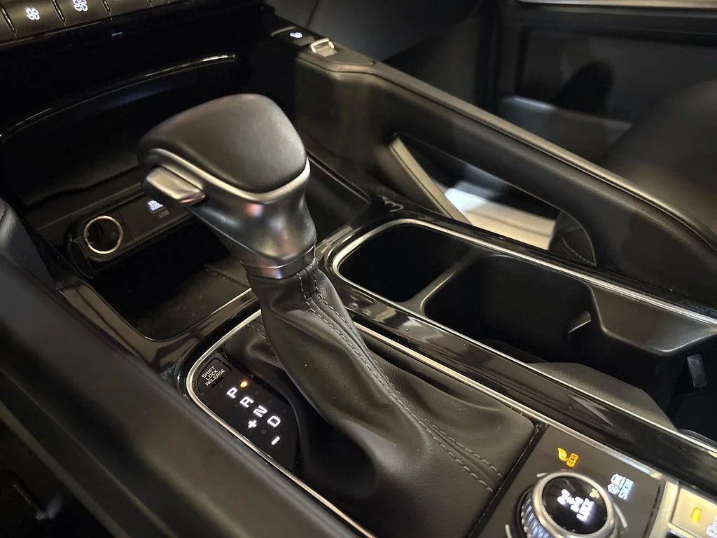 Used 2025 Black Kia S image 26