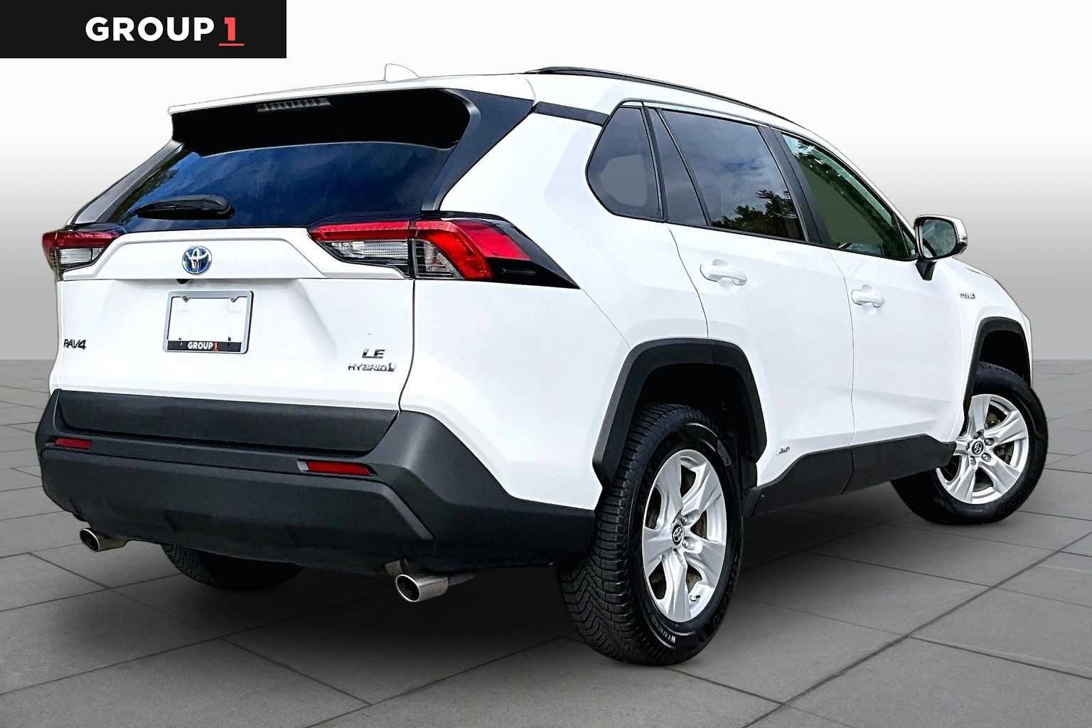 Used 2020 Super White Toyota Hybrid LE image 13