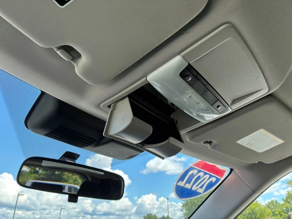 Used 2022  Mitsubishi ES image 21