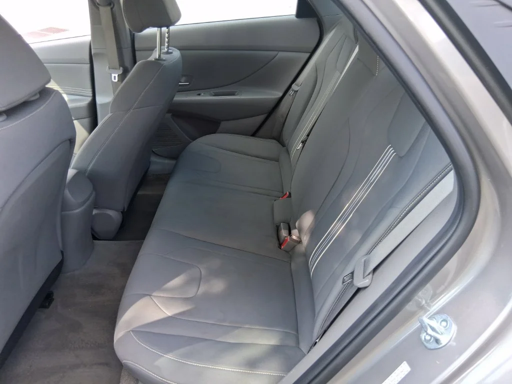 Used 2023 Silver Hyundai SEL image 15
