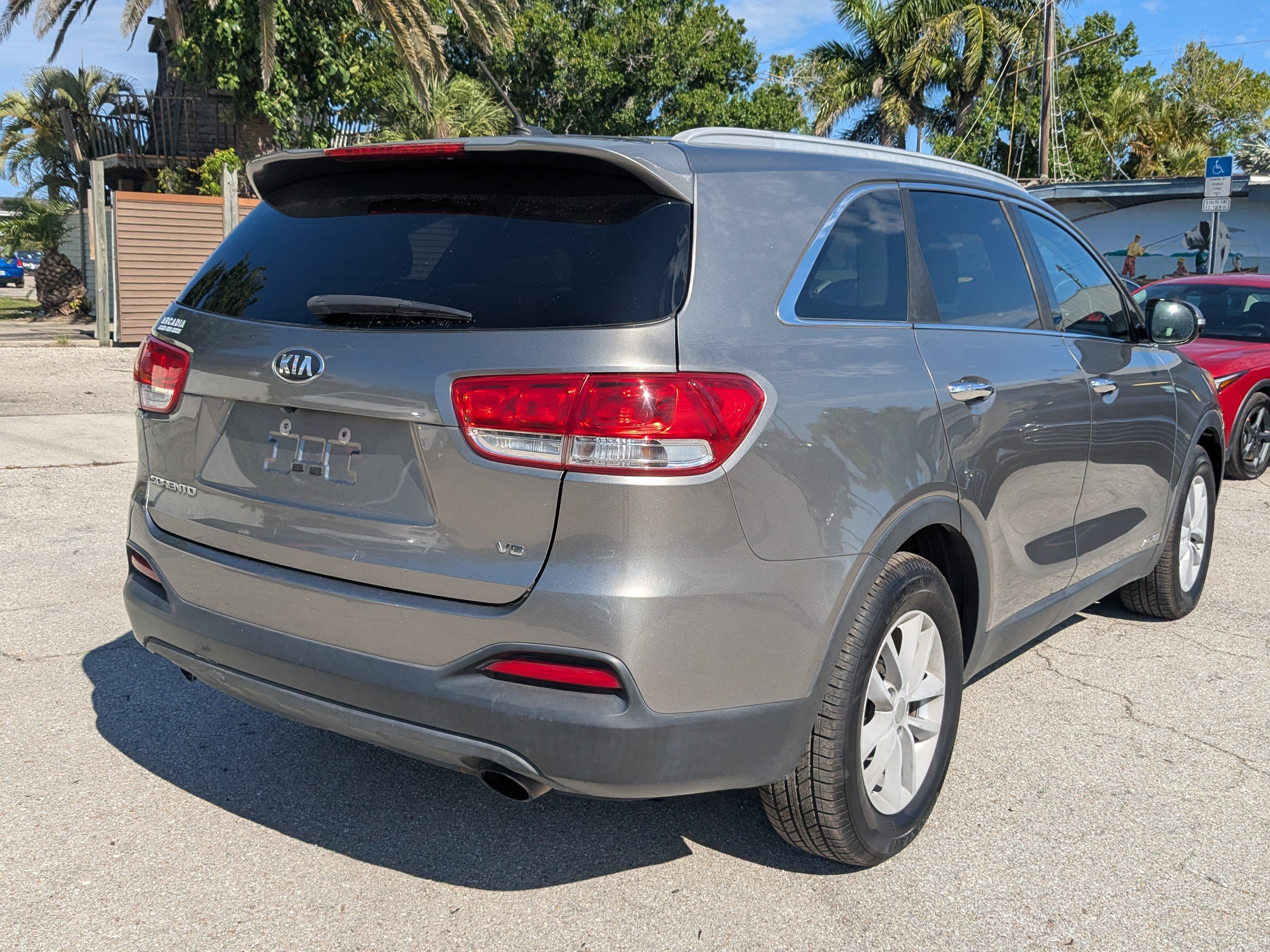 Used 2017 Titanium Silver Kia LX V6 image 4