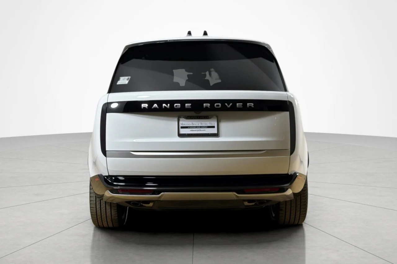 Used 2024 WHITE Land Rover Autobiography image 4