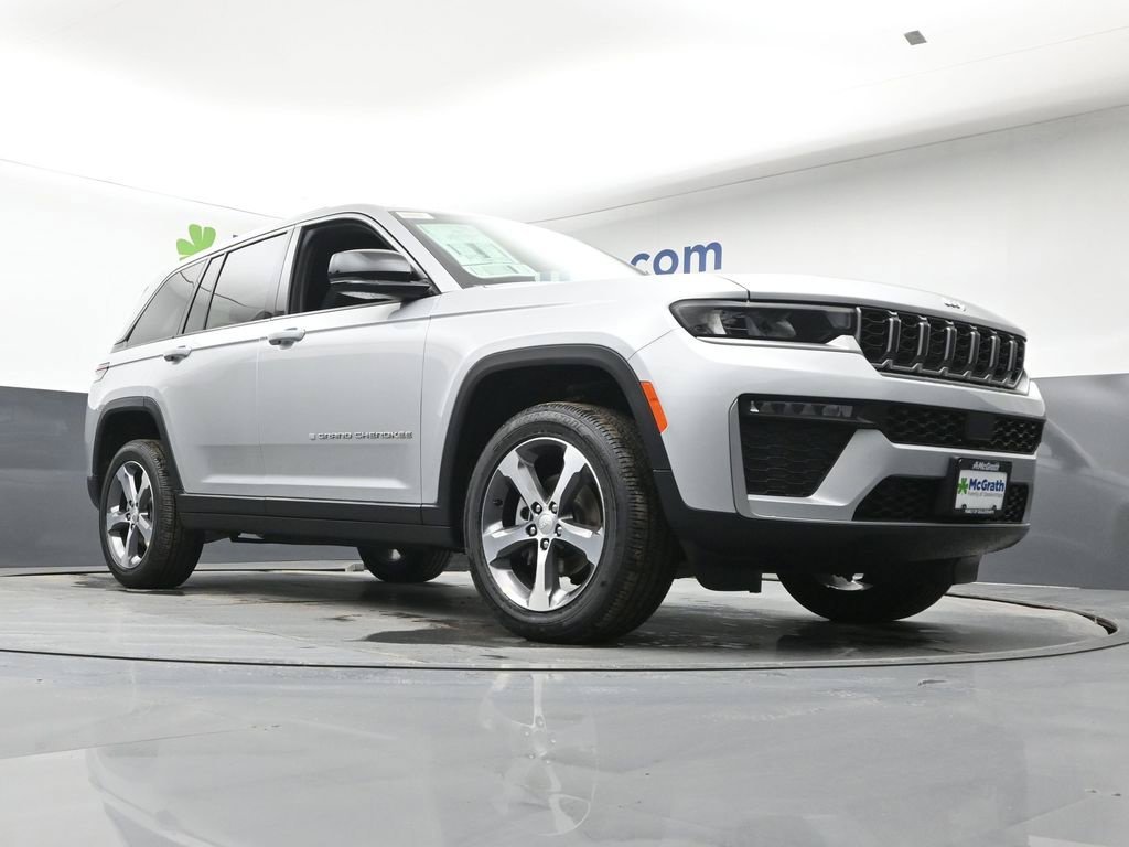 New 2026 Silver Zynith Exterior Paint Jeep Limited image 25
