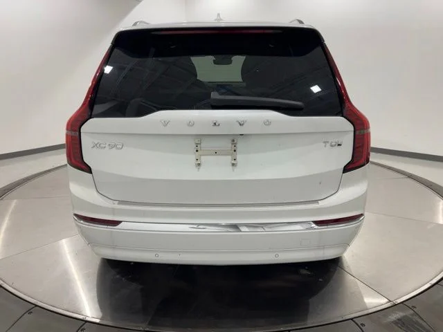 New 2026 Crystal White Volvo Plus image 4