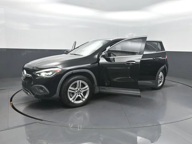 Used 2021 Black Mercedes-Benz GLA 250 image 33