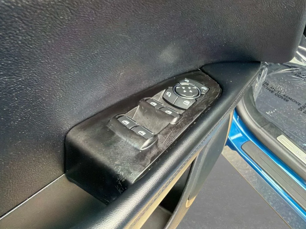 Used 2020 Blue Lincoln Reserve image 19