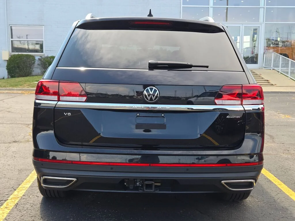 Used 2023 Blue Volkswagen SEL image 14