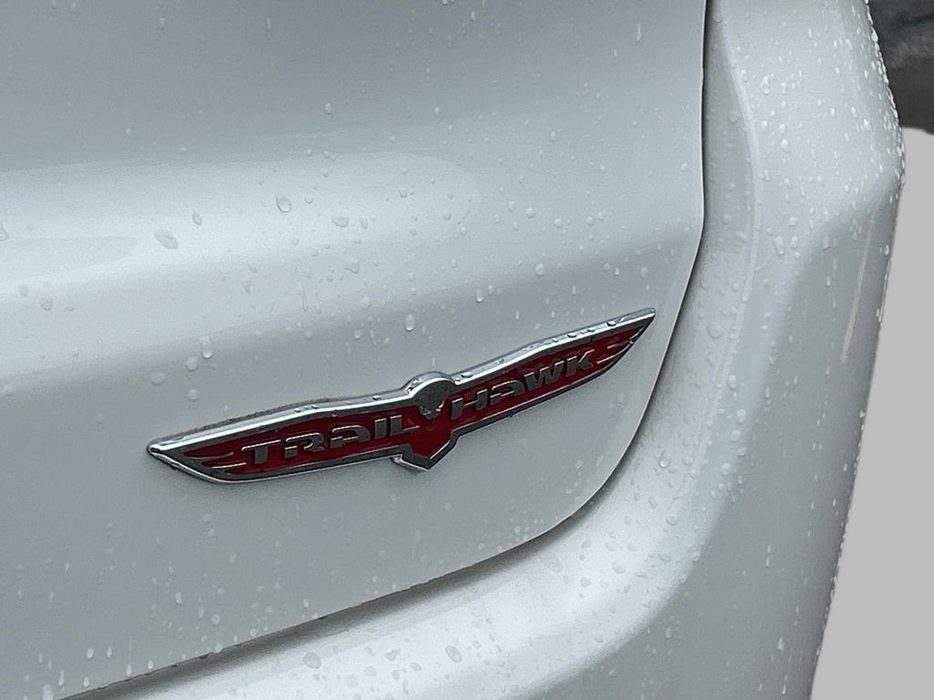 Used 2018 White Jeep Trailhawk image 14