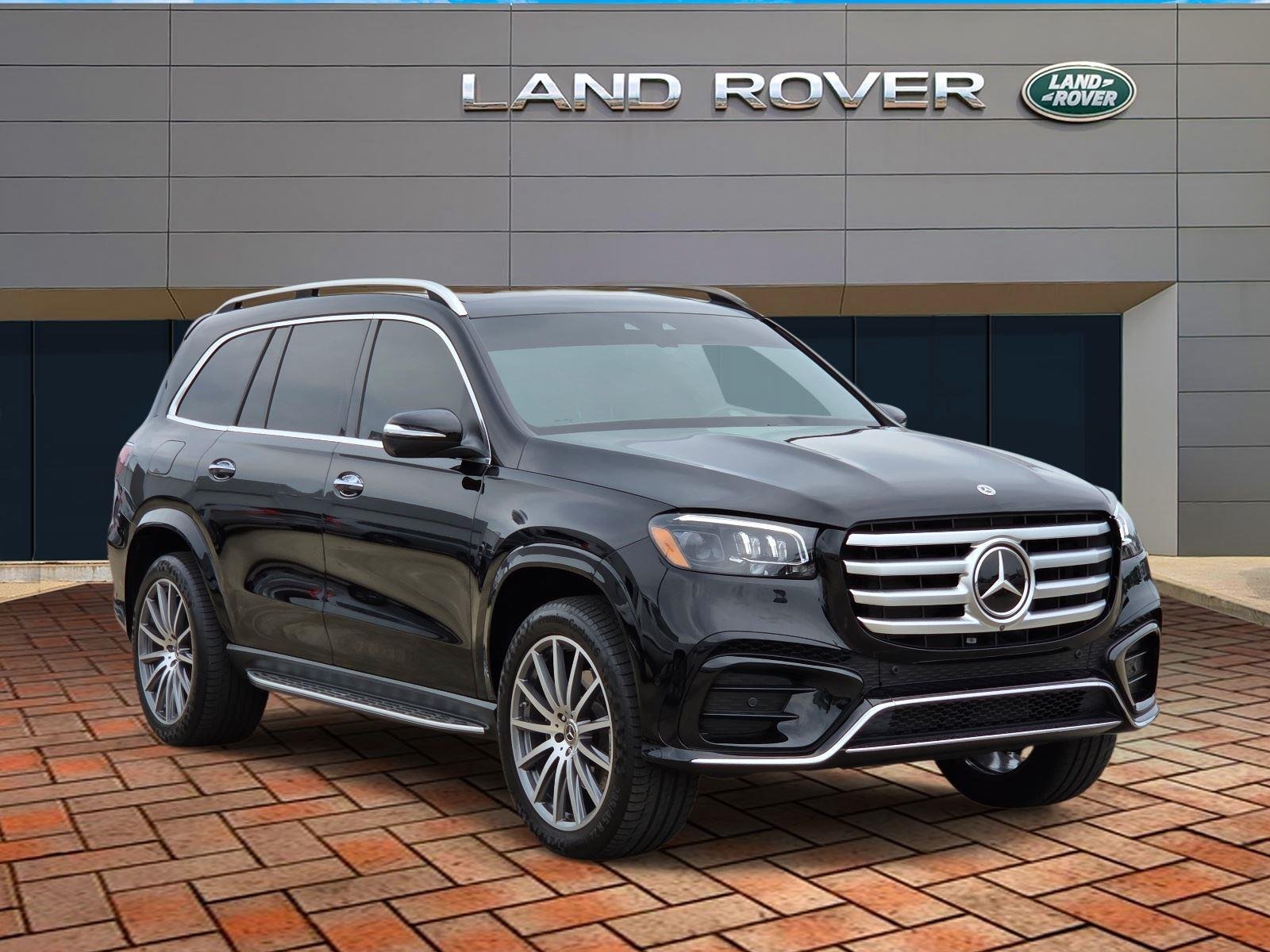 Used 2024 Obsidian Black Metallic Mercedes-Benz GLS image 3