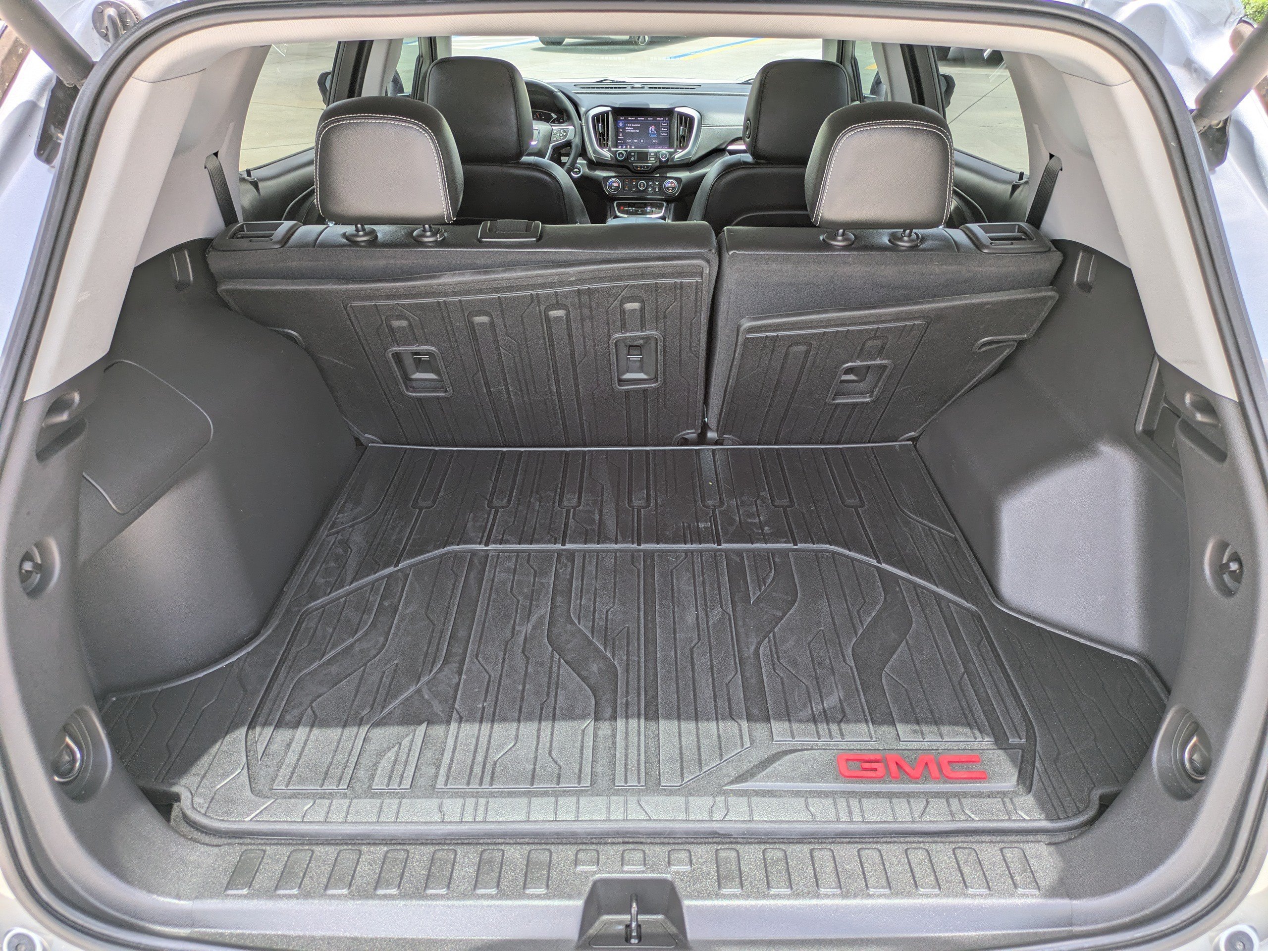 2023 GMC Terrain SLT - Photo 11