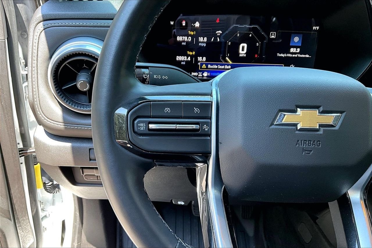 Used 2025 White Chevrolet LT image 10