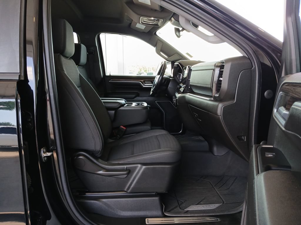 Used 2022 Black Chevrolet LT image 29