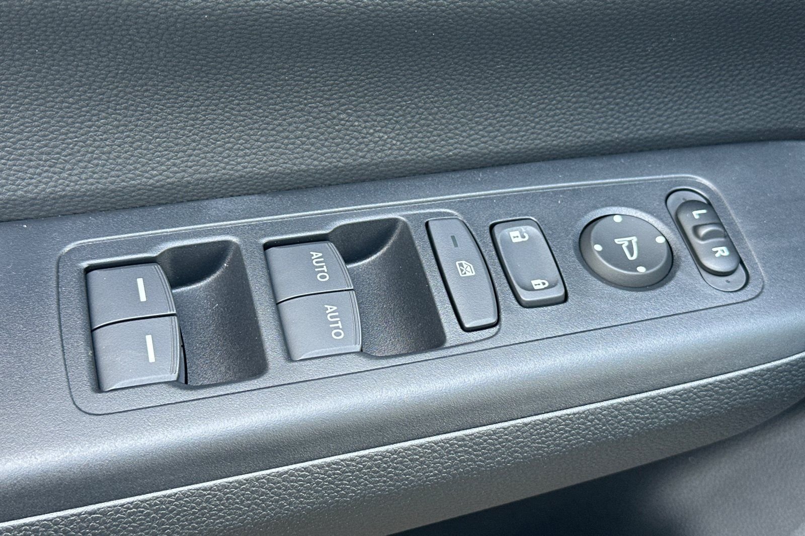 New 2026 Urban Gray Pearl Honda EX image 12