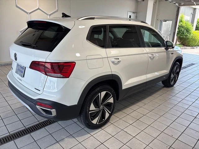 Used 2024  Volkswagen 1.5T SE image 2
