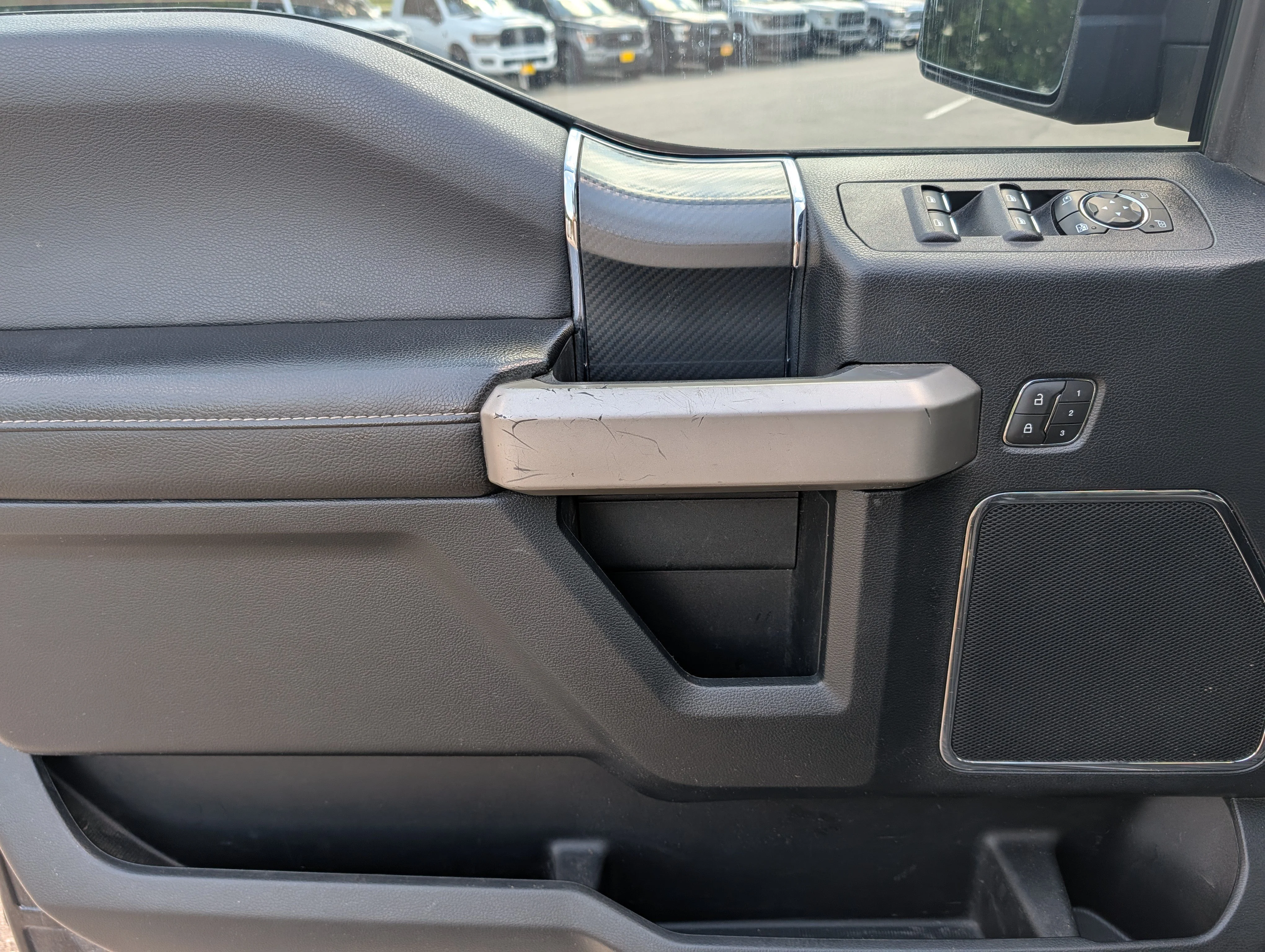 Used 2019 Agate Black Metallic Ford LARIAT image 19
