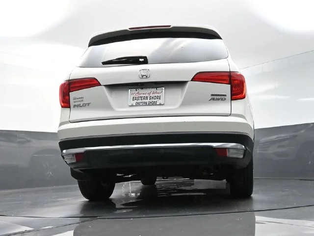 Used 2017 White Honda Touring image 54