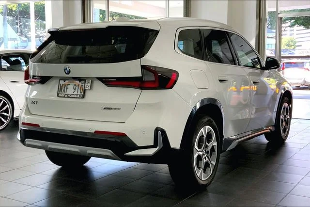 Used 2023 Alpine White BMW xDrive28i image 6