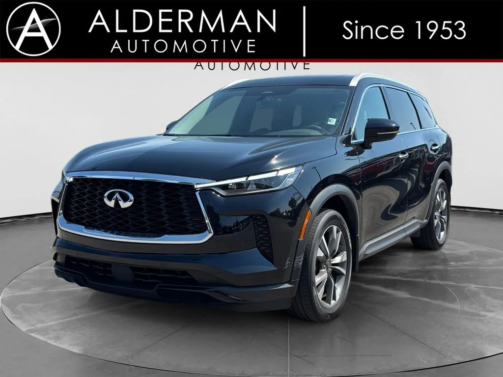 Used 2023 Black INFINITI LUXE image 1