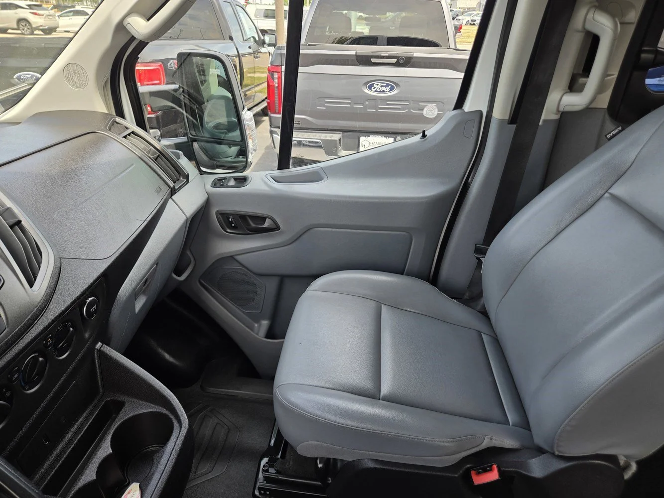 Used 2018 Oxford White Ford  image 12