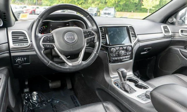 Used 2022 White Jeep Limited image 14