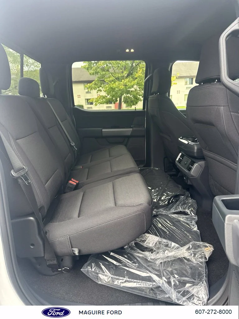 New 2026 Oxford White Ford XLT image 11