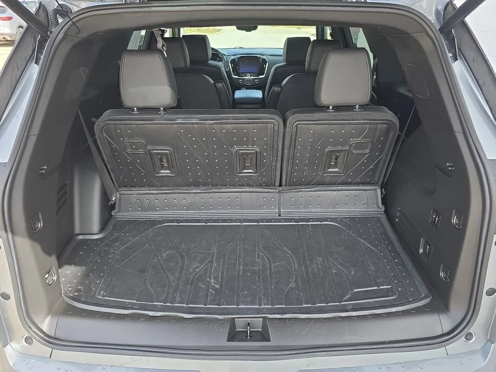 Certified Used 2023 Gray Chevrolet High Country image 27