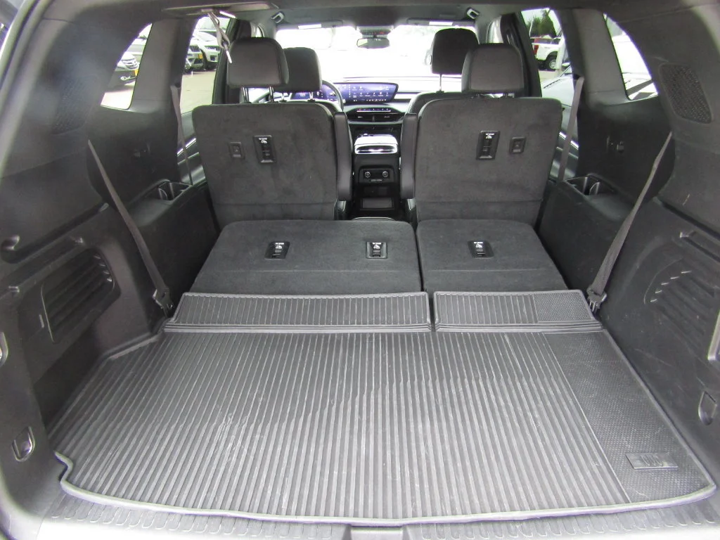 Used 2025 Moonstone Gray Metallic Buick Sport Touring image 40