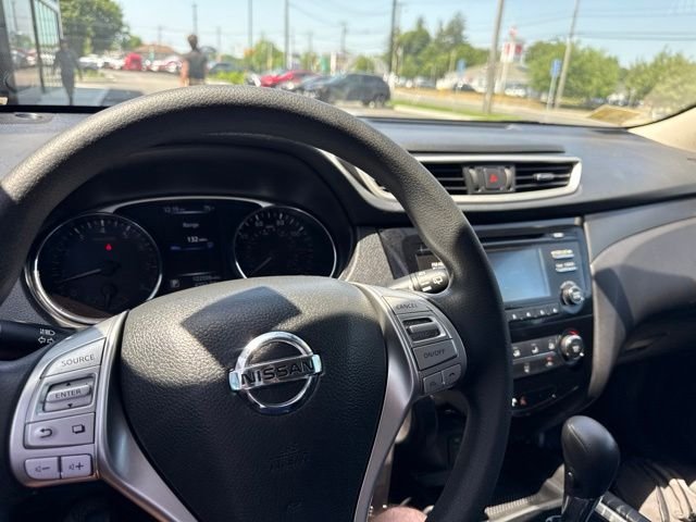 Used 2016 White Nissan S image 19