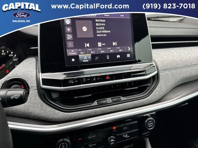Used 2025 Black Jeep Latitude image 26