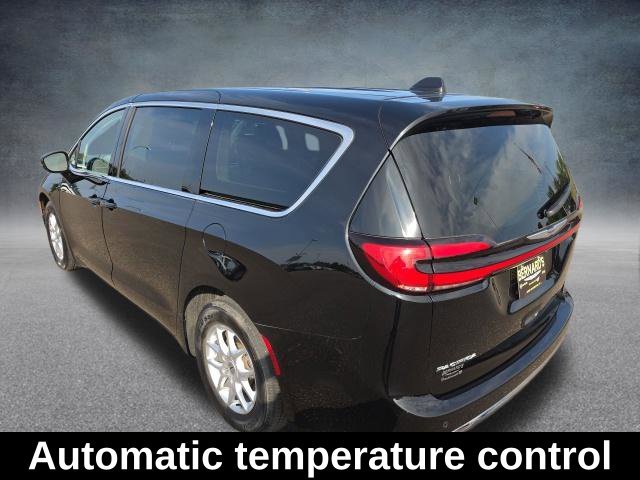 Used 2024 Black Chrysler Touring L image 9