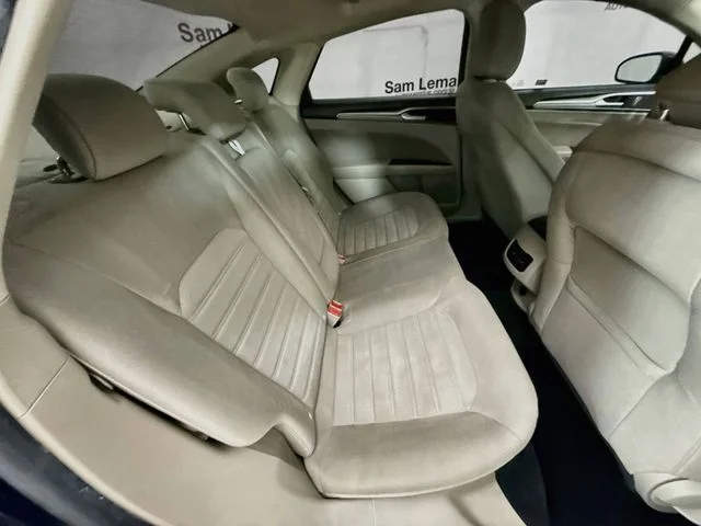Used 2020 Blue Ford SE image 25