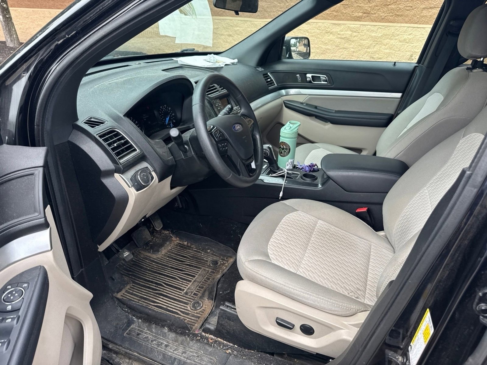 Used 2019 Black Metallic Ford Base image 6