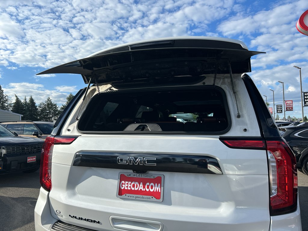 Used 2024 White Frost Tricoat GMC Denali Ultimate image 14