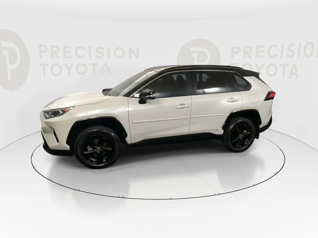Used 2021 Blizzard Pearl/Midnight Black Metallic Toyota XSE image 10