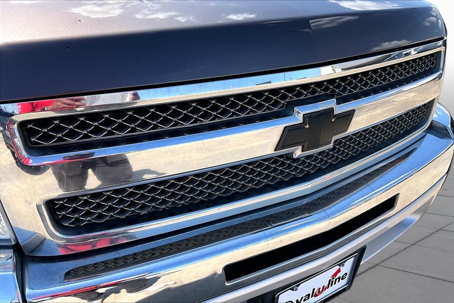 Used 2012 MOCHA STEEL METALLIC Chevrolet LS image 28
