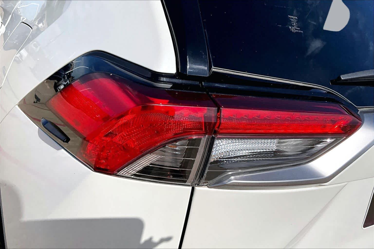 Used 2022 Blizzard Pearl/Midnight Black Metallic Toyota XSE image 29