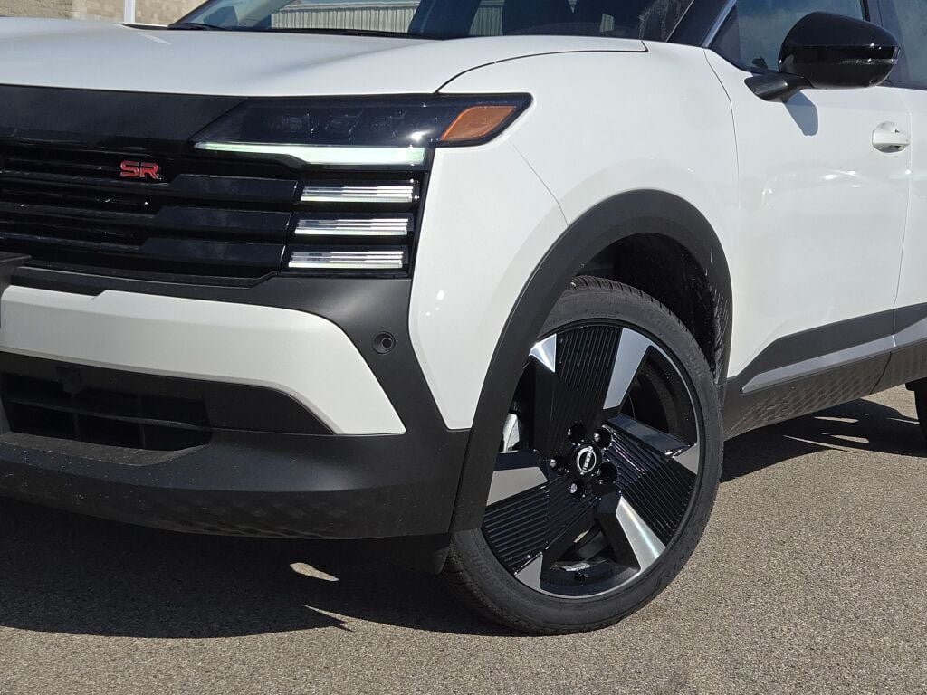 New 2026 White Nissan SR image 3