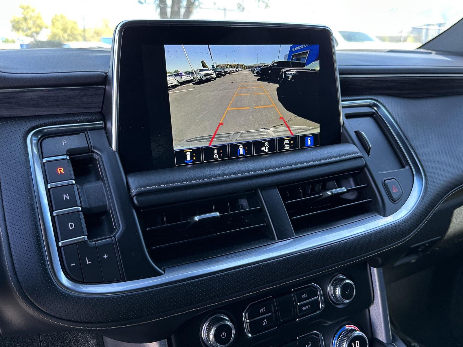 2023 GMC Yukon SLT - Photo 8