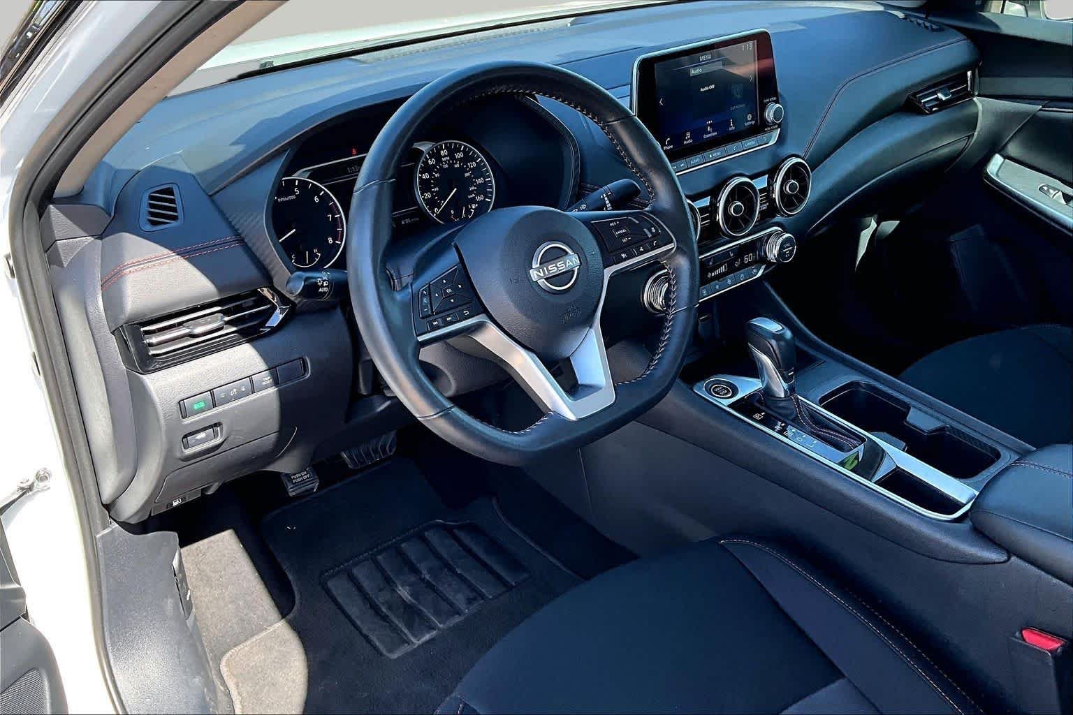 Used 2024 Aspen White Tricoat/Super Black Nissan SR image 12