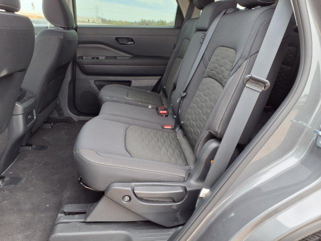 2025 Nissan Pathfinder S - Photo 10