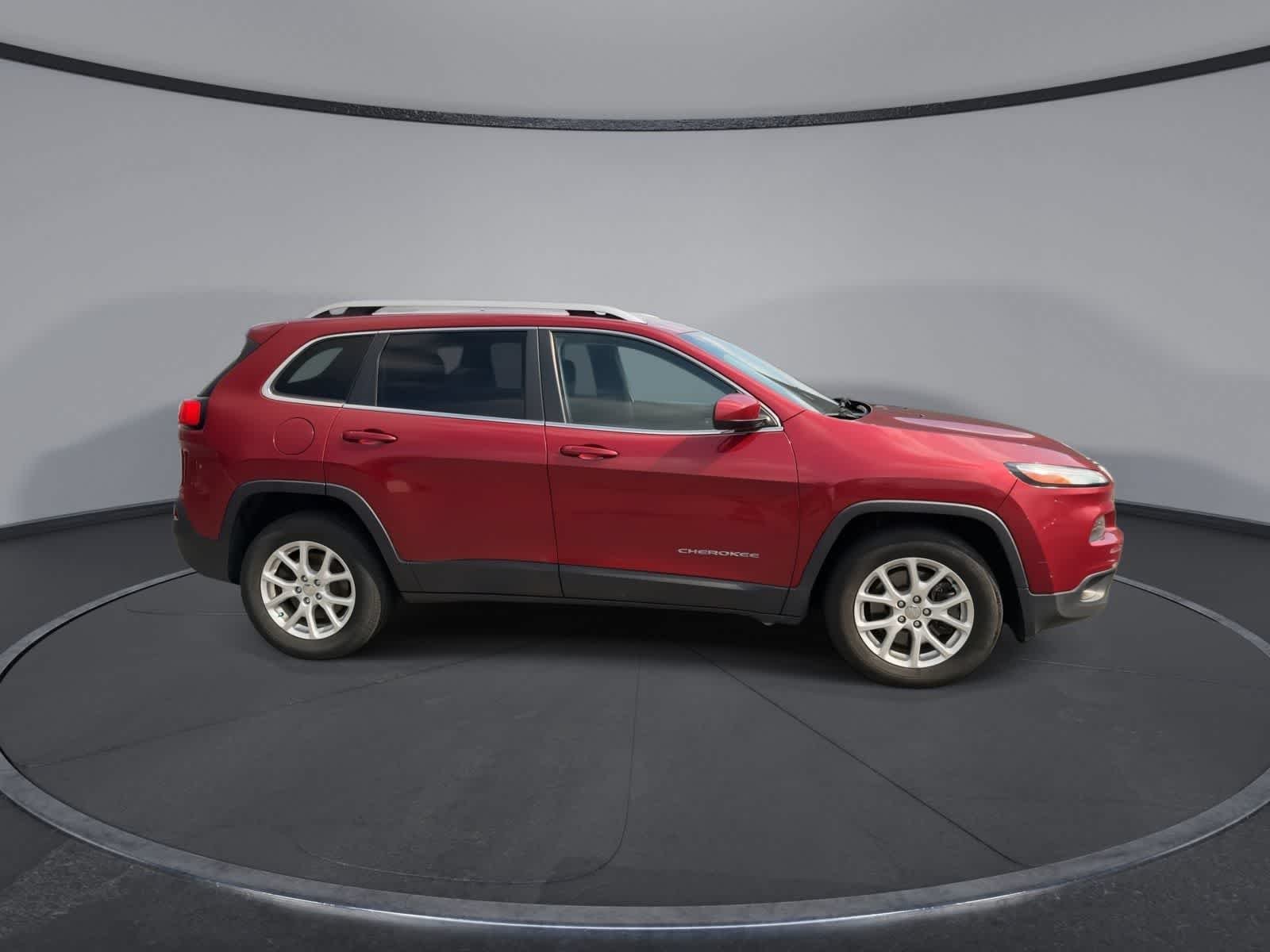 Used 2015 Deep Cherry Red Crystal Pearlcoat Jeep Latitude image 9