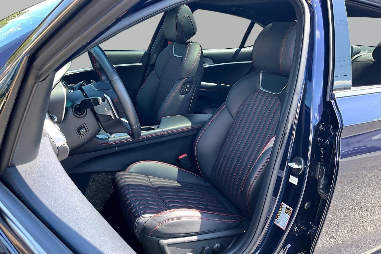 Used 2023 Capri Blue Genesis 2.0T image 8
