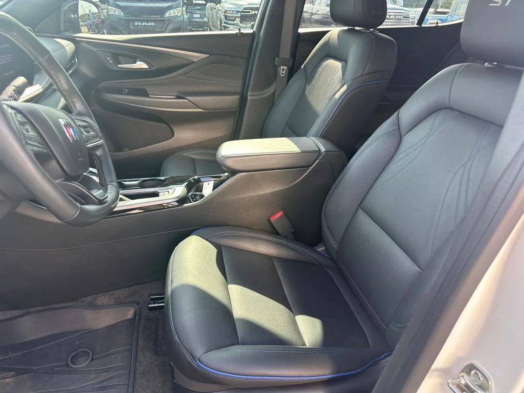 2025 Buick Envista Sport Touring - Photo 8