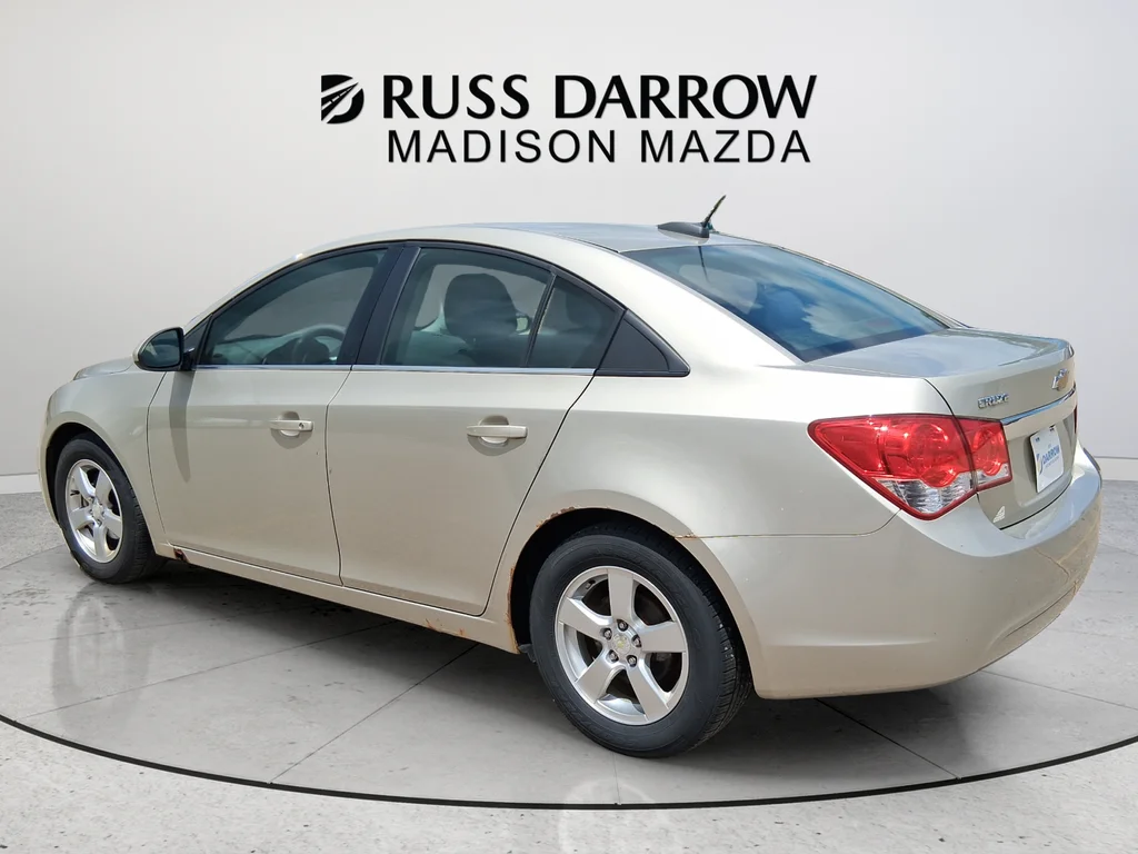 Used 2015 Gold Chevrolet 1LT image 3