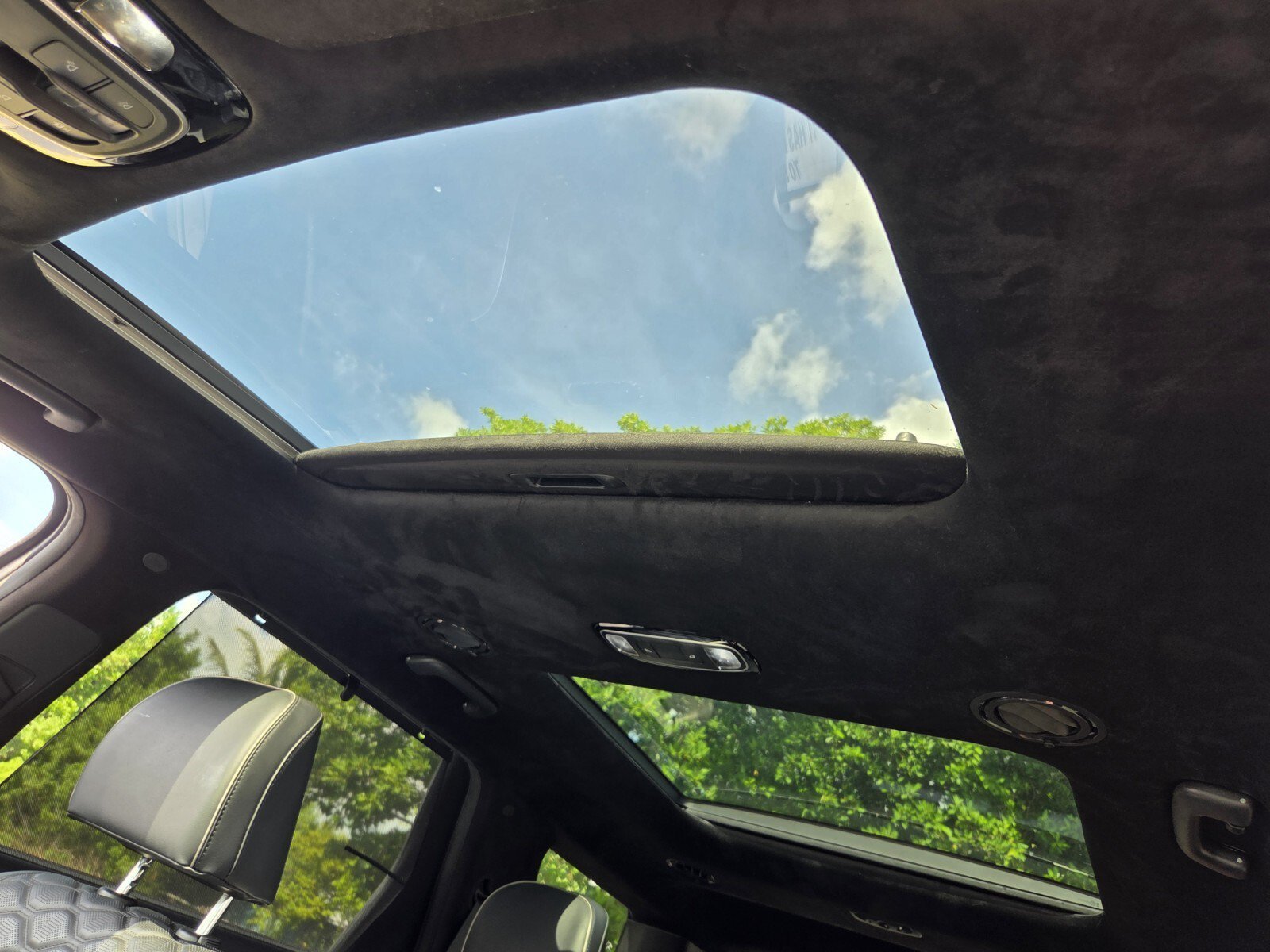Used 2022 Rainforest Hyundai Calligraphy image 19