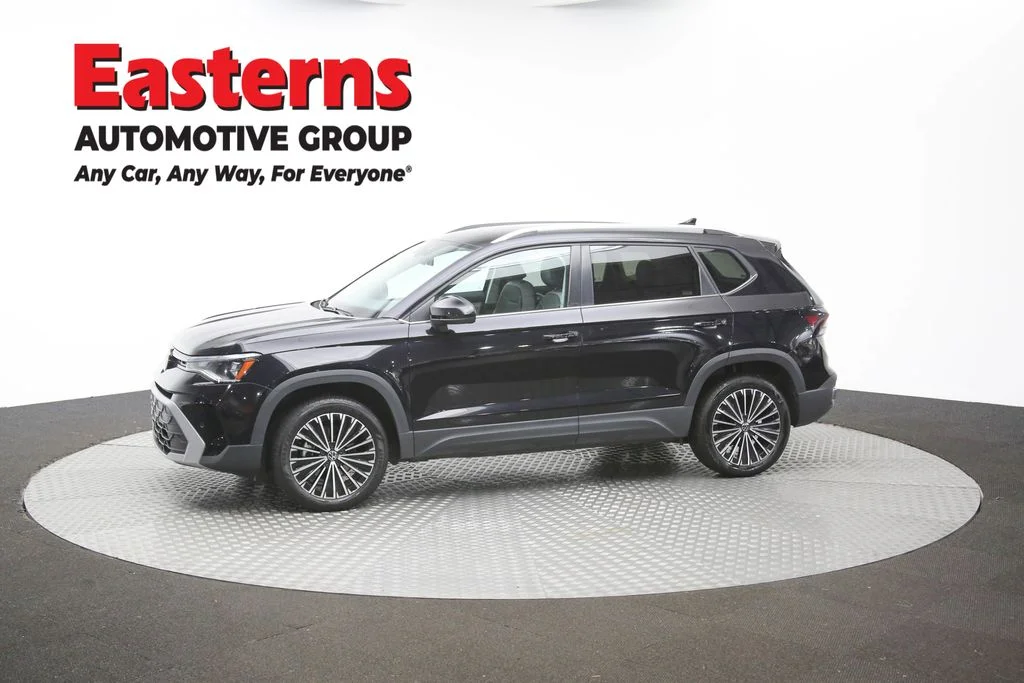 Used 2025 Black Volkswagen 1.5T SE image 53