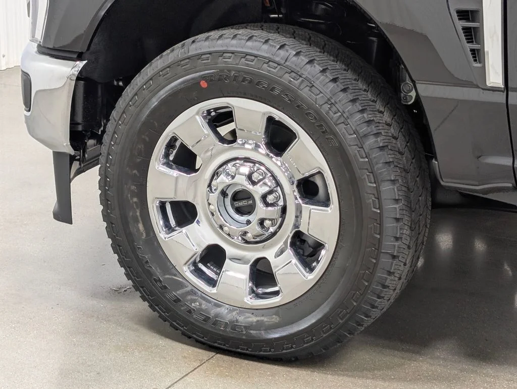 New 2026 Agate Black Metallic Ford F-250® King Ranch® image 2